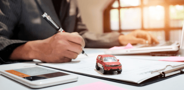 How a Car Finance Broker Can Help You Get the Best Deal