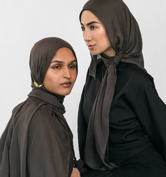 From Boardroom to Brunch: Styling a Neutral Modal Hijab Across Your Week