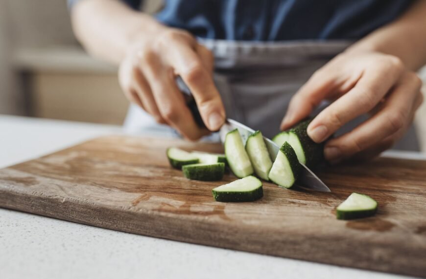 Why Solid Wood Cutting Boards Are Making a Comeback in the Kitchen